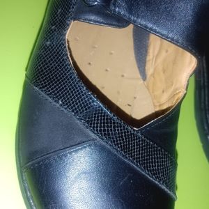 NEW Clarks barely worn